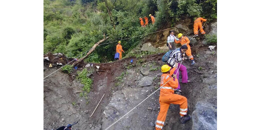 केदारनाथ यात्रा पर मौसम की मार, सोनप्रयाग में रोके गए श्रद्धालु, रेस्क्यू अभियान जारी